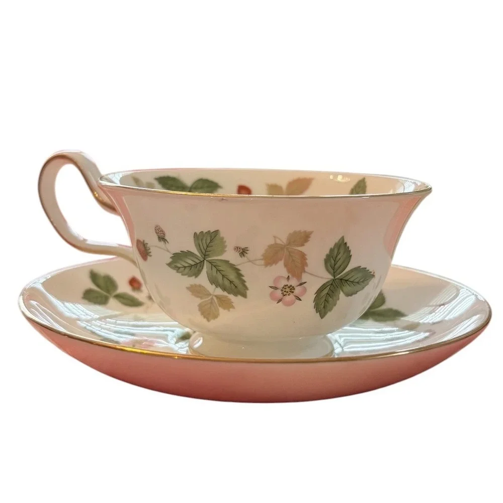 Wedgwood Wild Strawberry Teacup and Saucer Set Bone China R4406 Made in England
